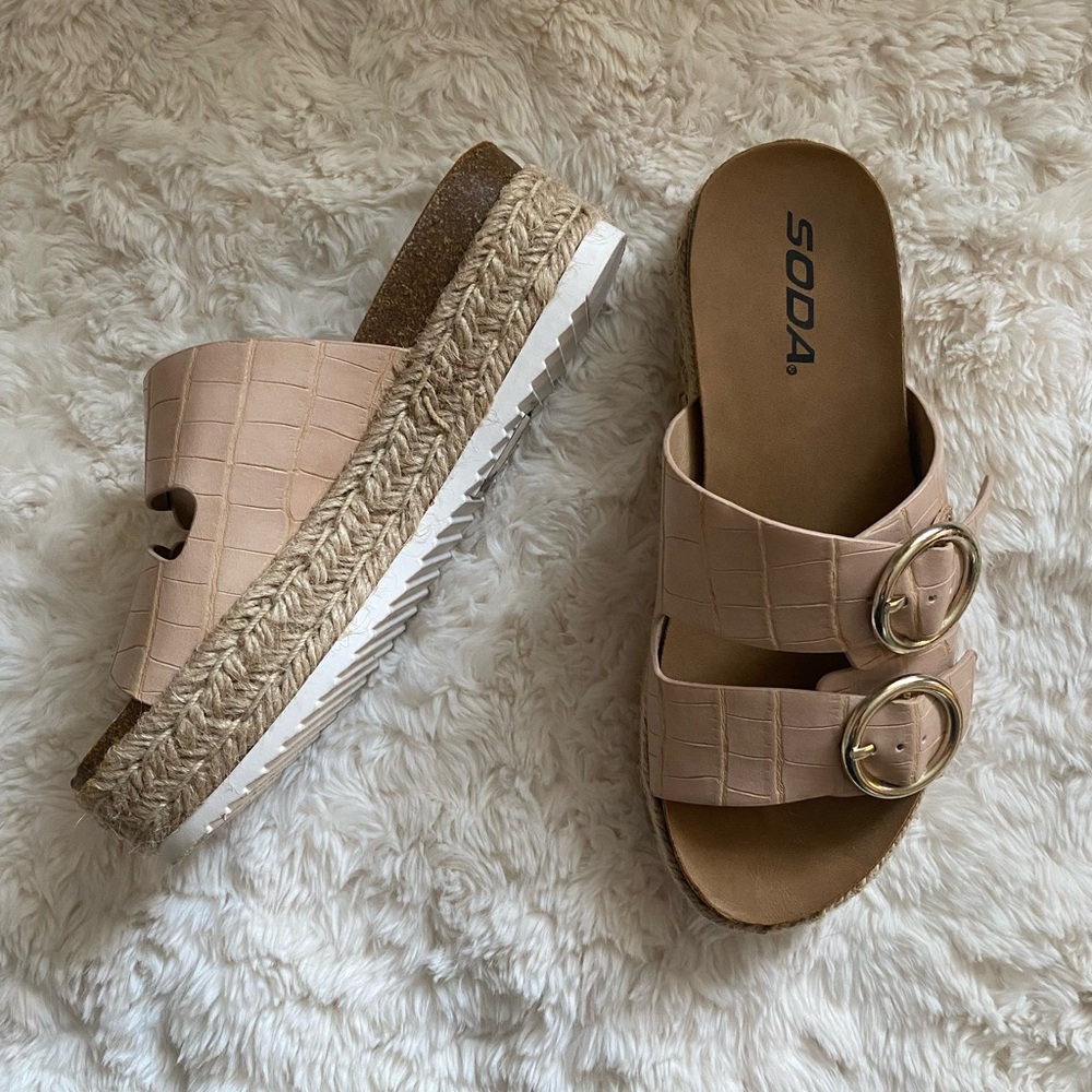 Platform sandals